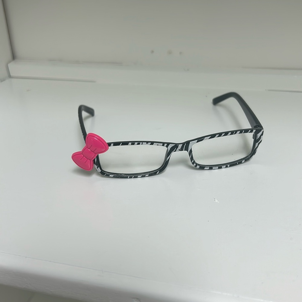 Eyeglasses, black/white